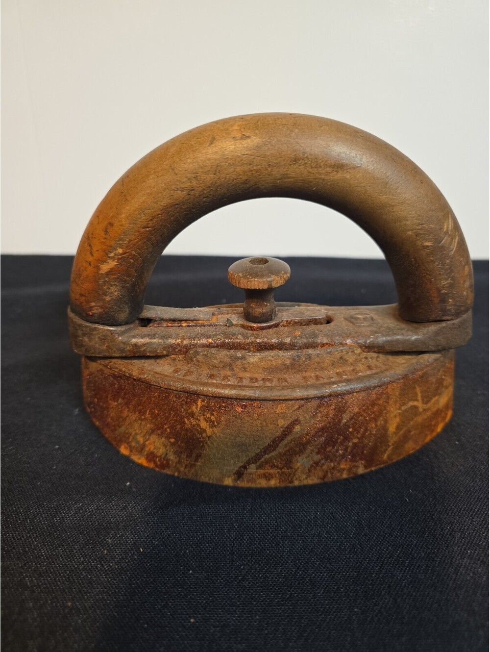 Antique Colebrookdale Iron Co. Sad Iron With Detachable Handle